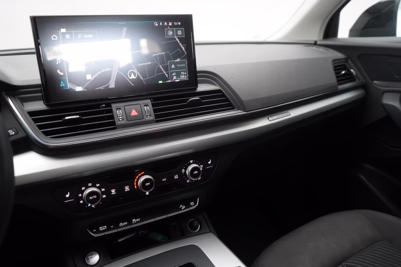 (B-498) Audi Q5 40 TDI quattro S tronic CarPlay/Temp/Virtual/ - Image 12