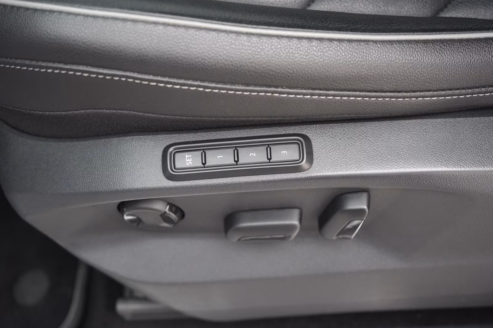 (B-422) Volkswagen(Hybrid) Tiguan 1.4 eHybrid DSG R Line ACC/Leder/HUD/Virt - Image 14