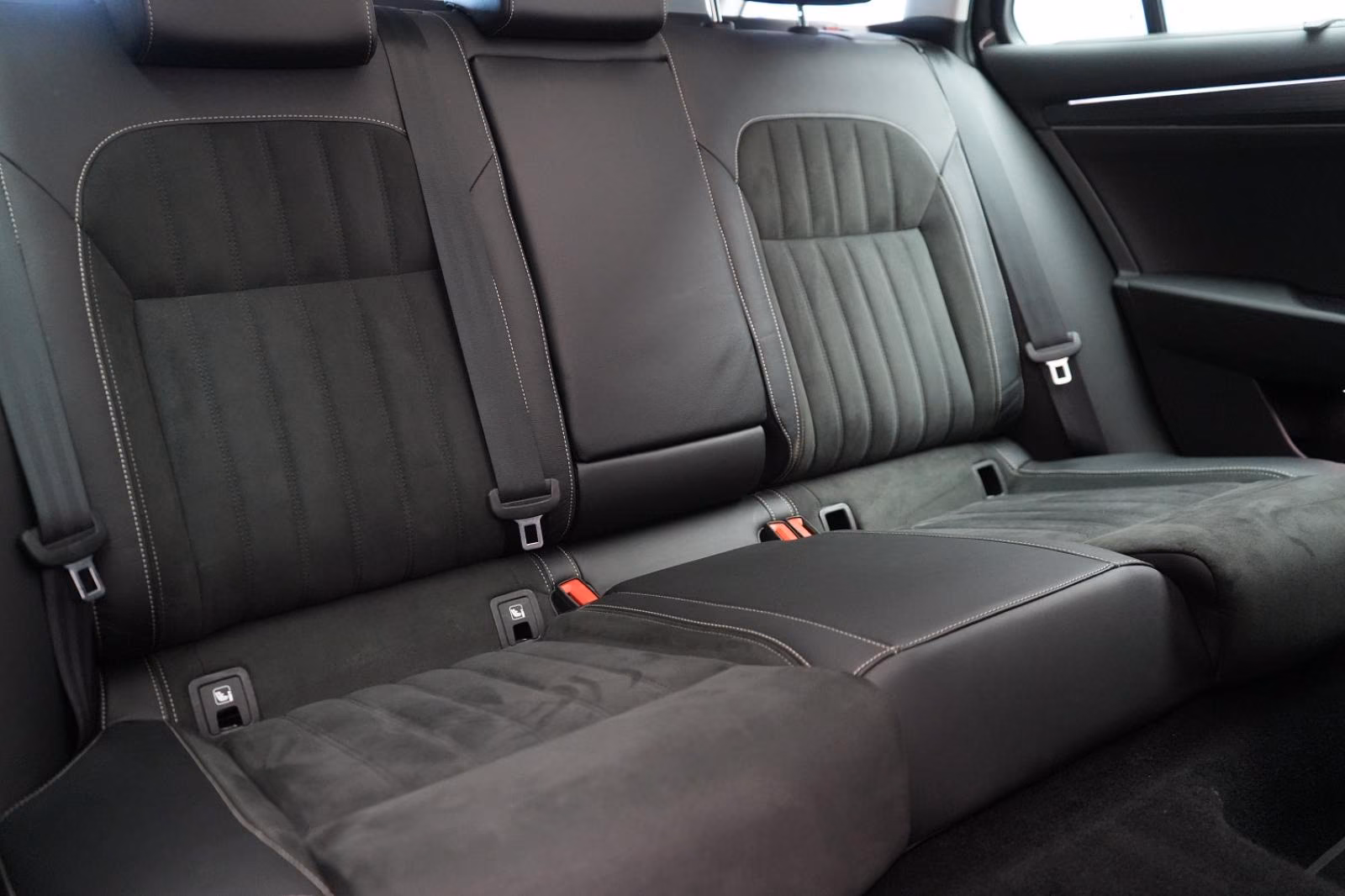 (B-612) Skoda Superb 2.0 TDI DSG ACC/Kamera/Pano/Virtual/Lane - Image 10