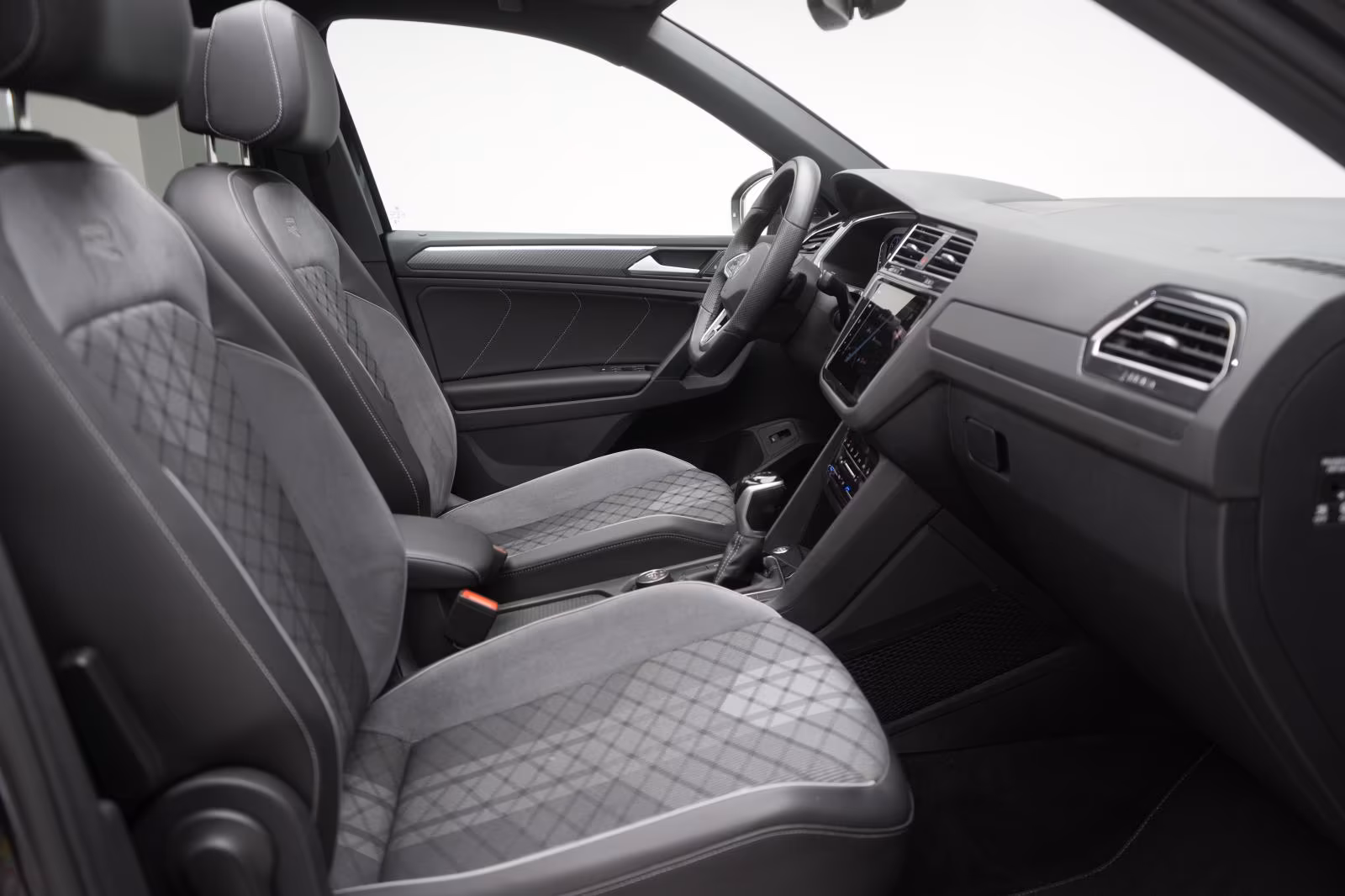 (B-531) Volkswagen Tiguan 2.0 TDI R-Line 4Motion ACC/Kamera/HUD//Pa - Image 9