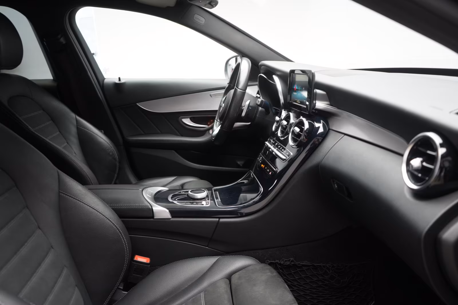 (B-571) Mercedes-Benz(Hybrid) C 300 de T 9G-Tronic AMG Temp/Kamera/Burmes - Image 8