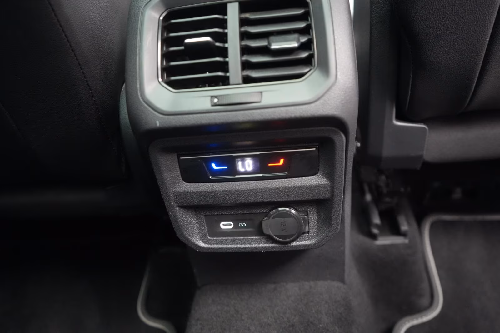(B-752) Volkswagen Tiguan Allspace 2.0 TDI 4Motion DSG R-Line HUD/P - Image 13