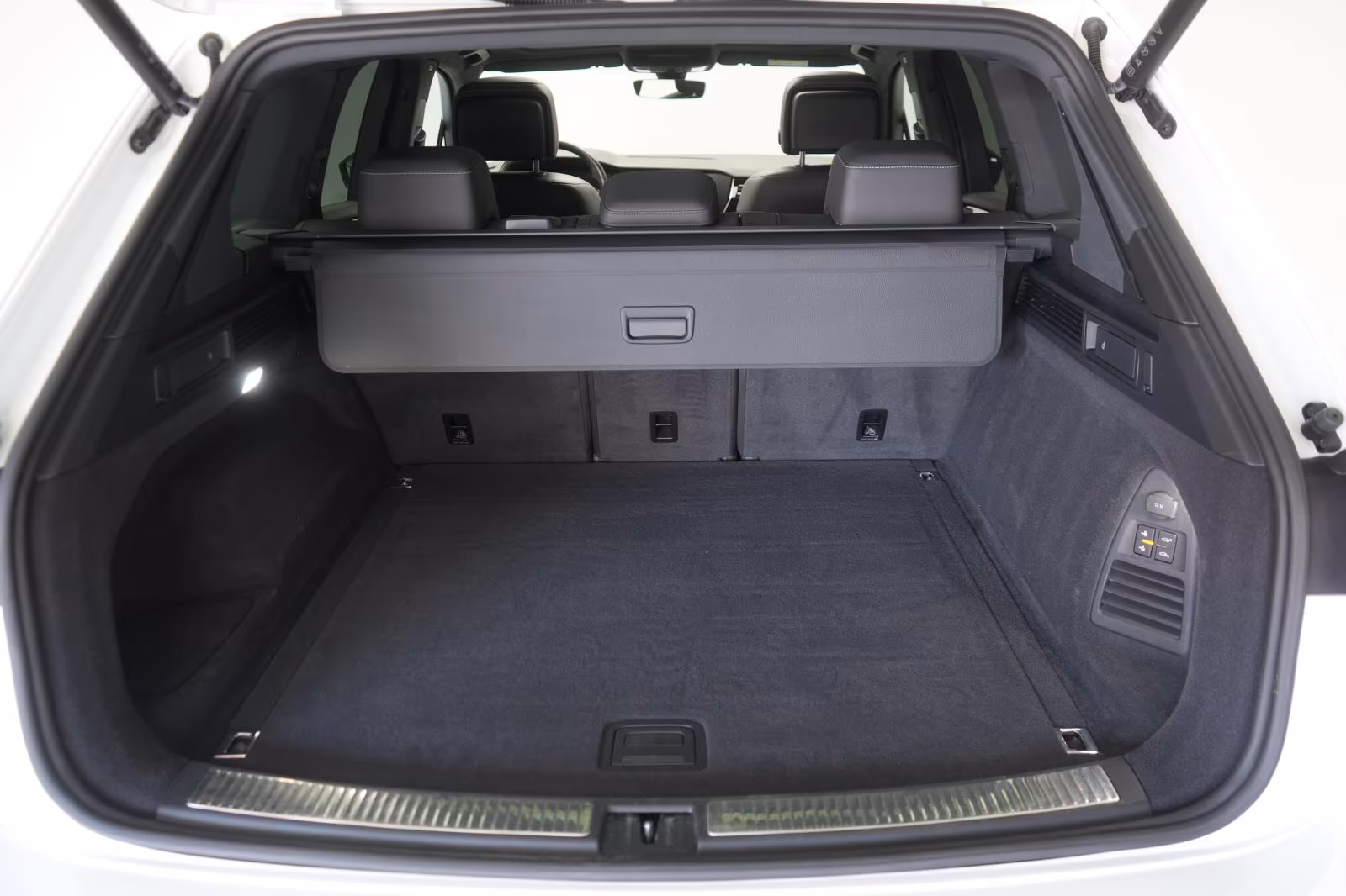 (B-337) Volkswagen Touareg 3.0 V6 TDI 4Motion R-Line Leder/ACC/Kame - Image 30