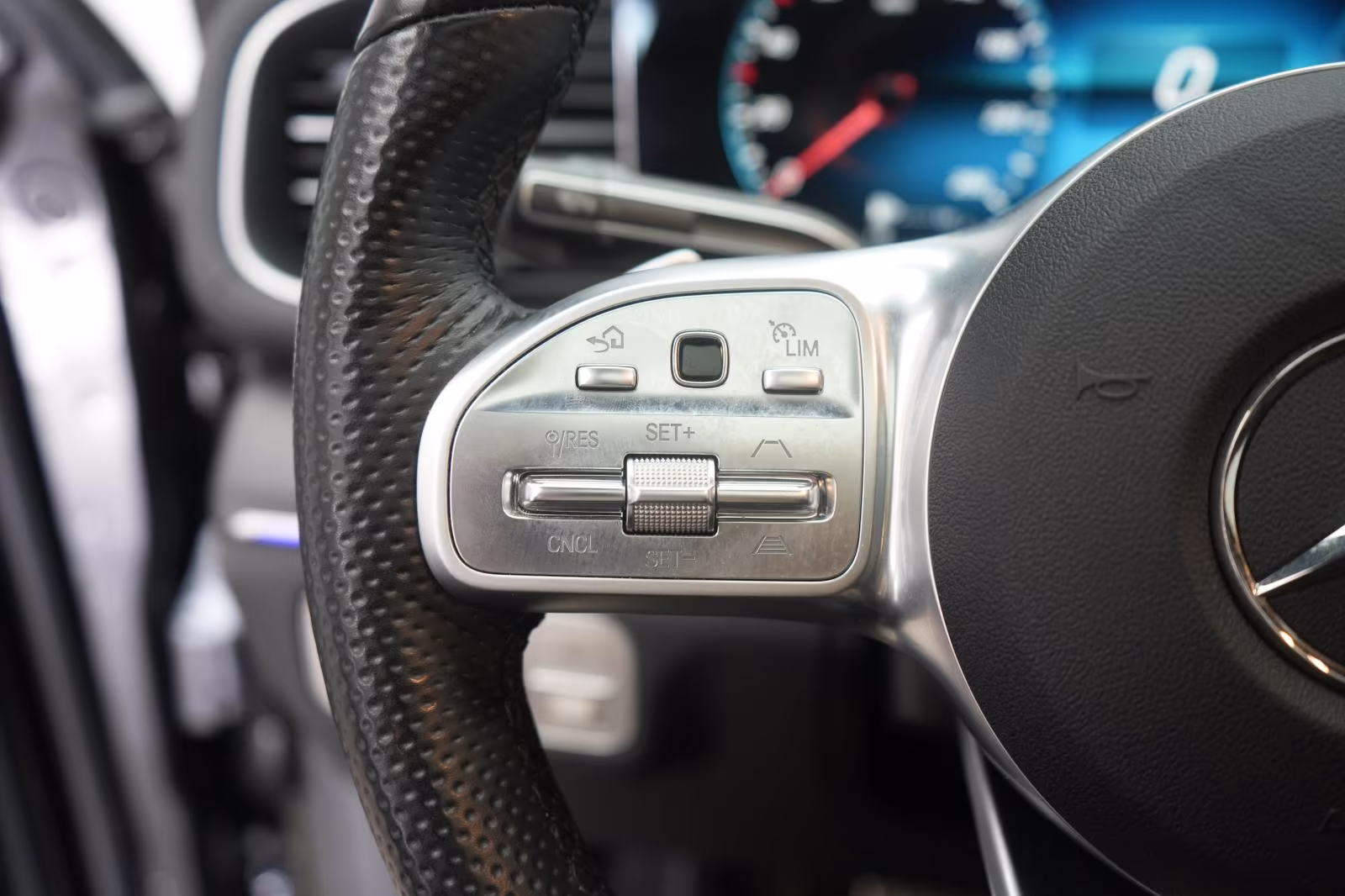(B-741) Mercedes-Benz(Hybrid) GLE 350 de 4Matic 9G-Tronic AMG Leder/Distroni - Image 14