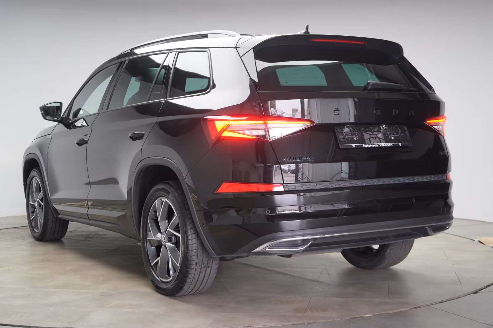 (B-685) Skoda Kodiaq 2.0 TDI 4x4 DSG Sportline ACC/Virtual/AHK - Image 4