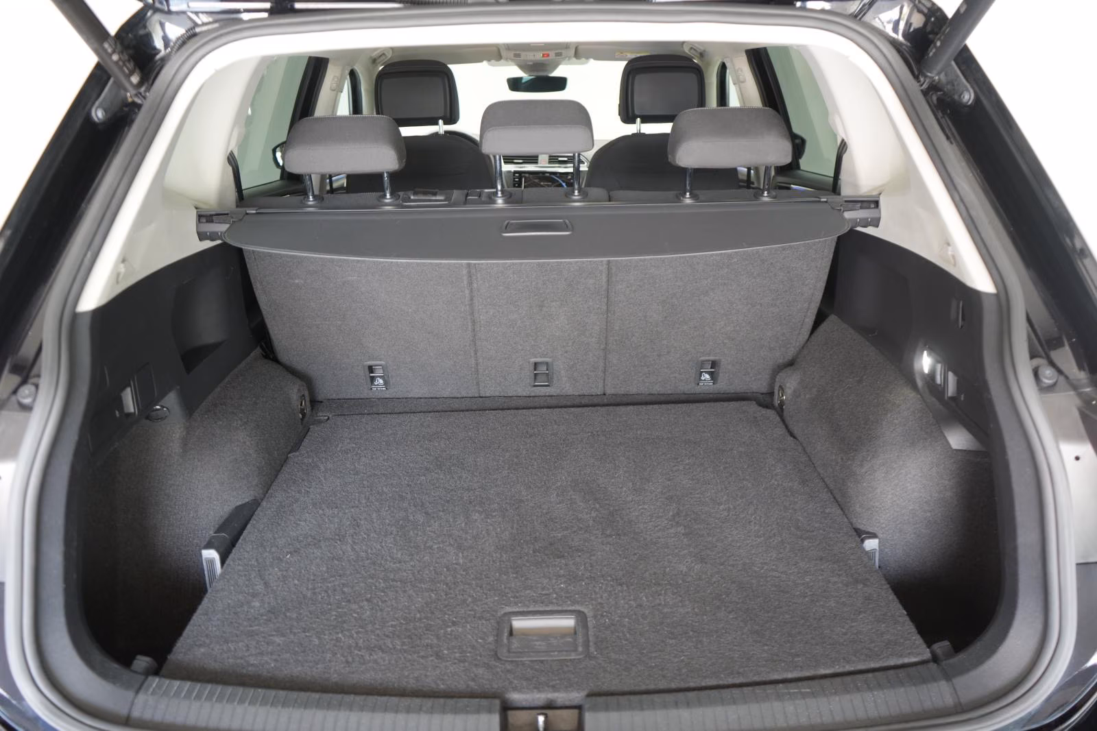 (B-380) Volkswagen Tiguan Allspace 2.0 TDI 4Motion DSG Life ACC/Kam - Image 29