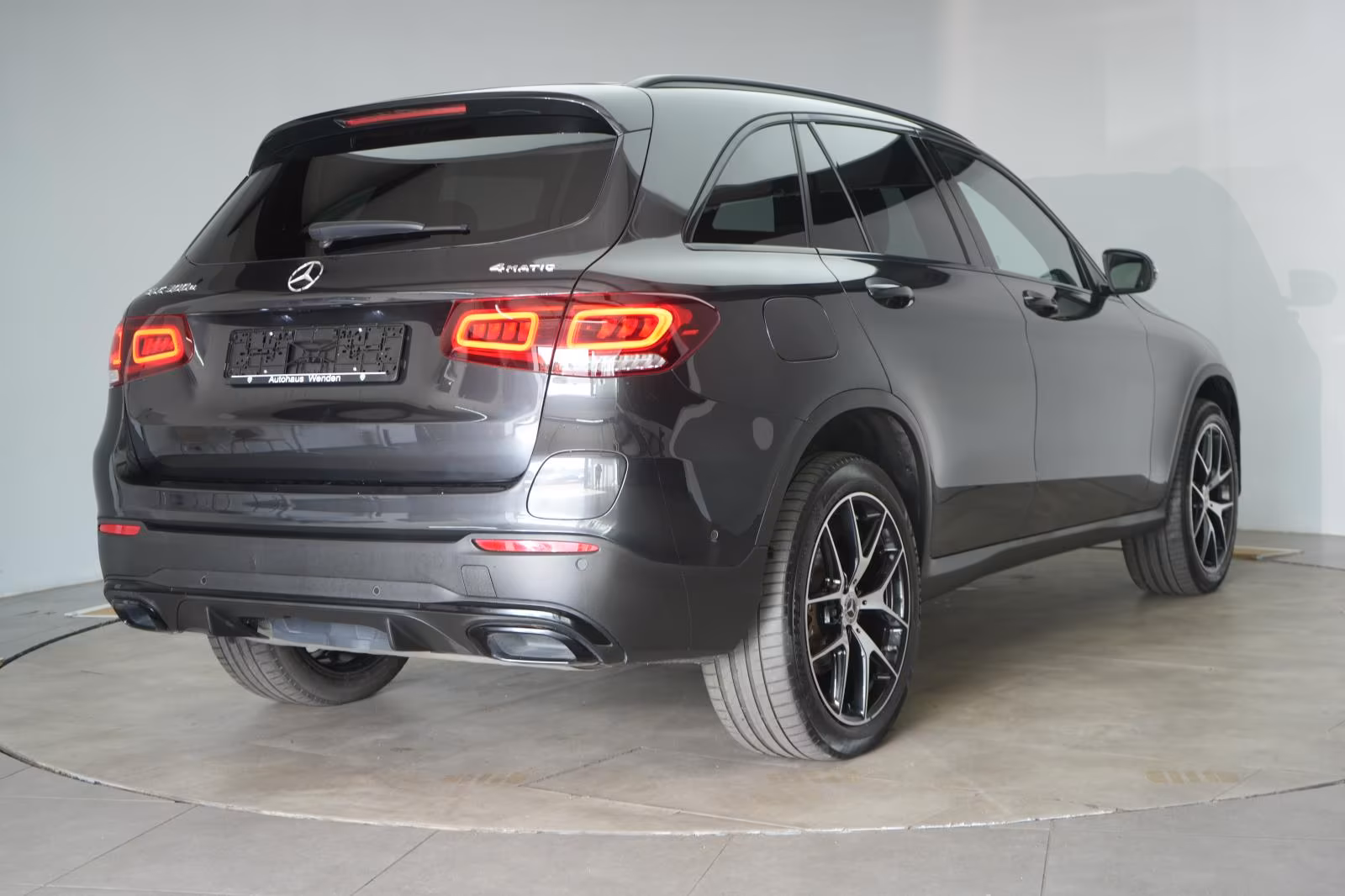(B-487) Mercedes-Benz GLC 300 e 4Matic 9G-Tronic AMG Kamera/AHK/Virtua - Image 5