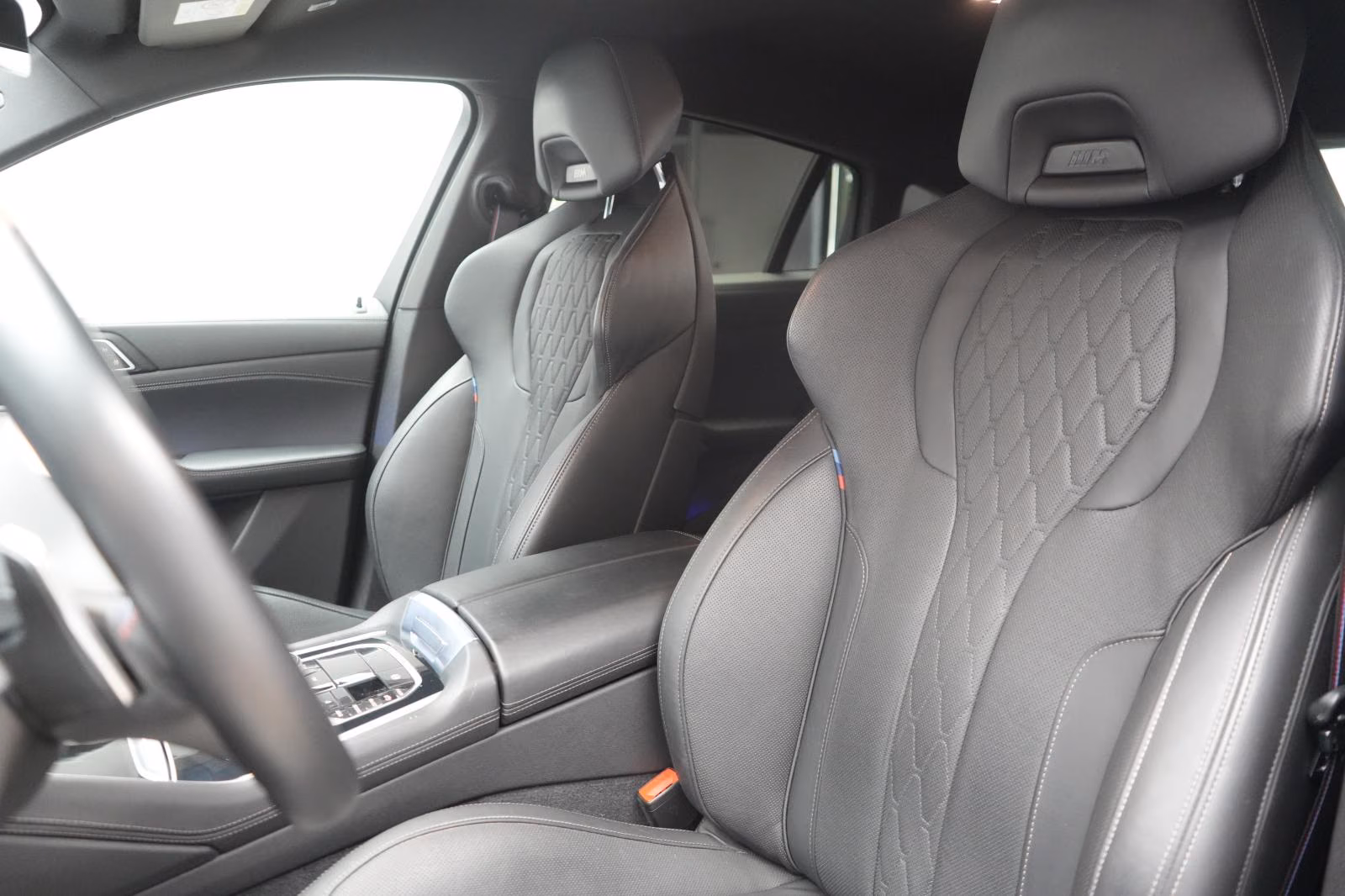 (B-058) BMW X6 M60 i xDrive Leder/HUD/Carbon/H&K/Kamera/AHK/ - Image 7