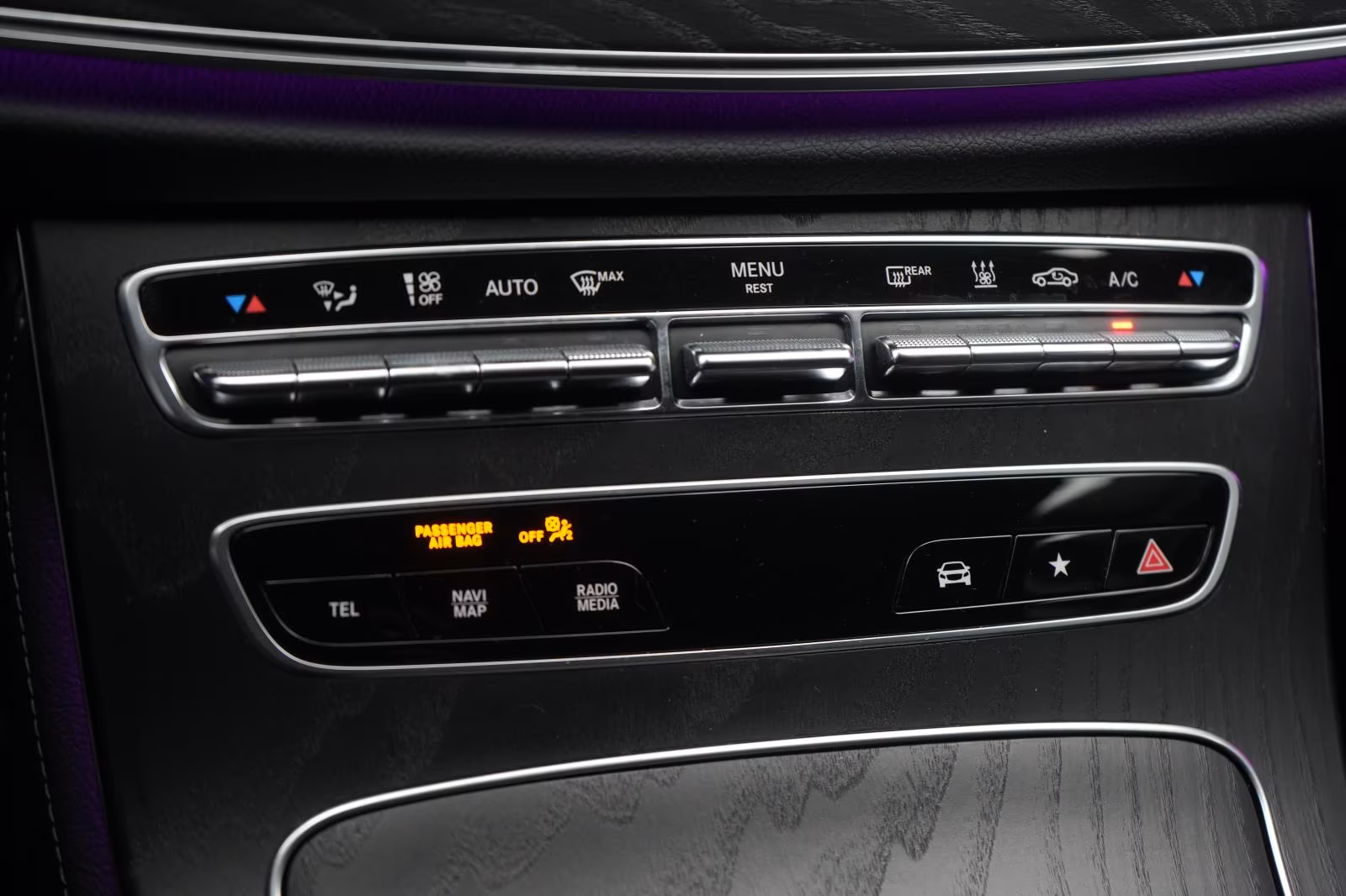 (B-259) Mercedes-Benz(Hybrid) E 300 e T 9G-Tronic AMG Distronic/Kamera/AHK/L - Image 14