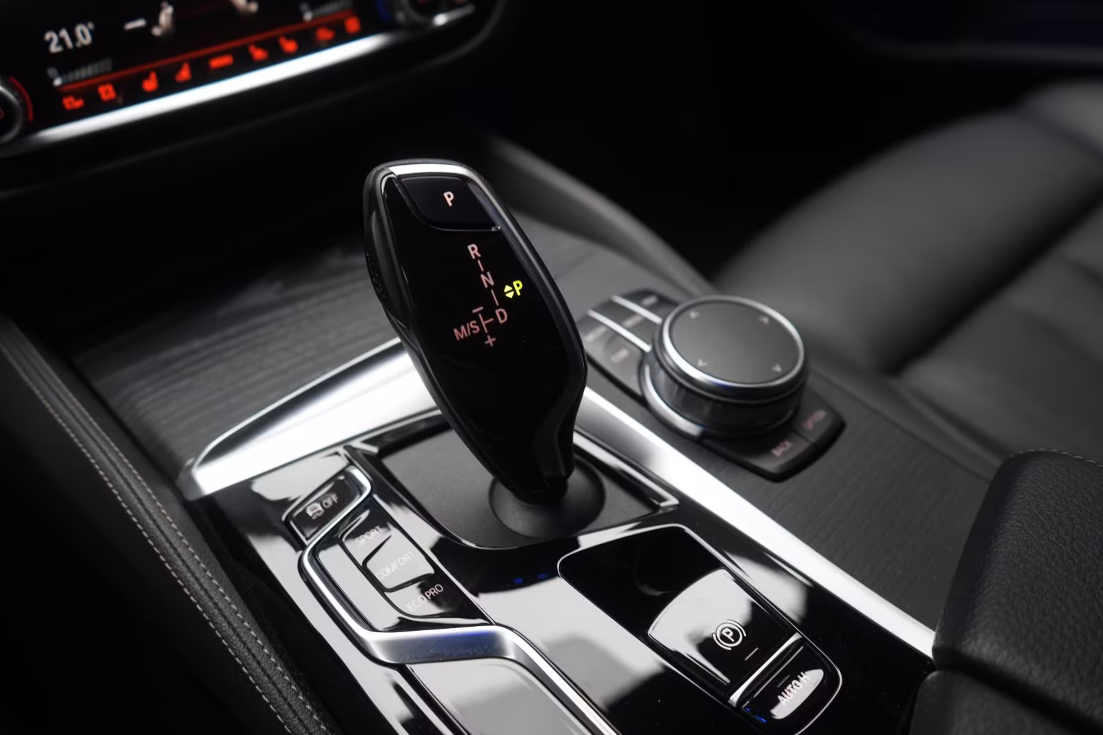 (B-450) BMW 530 d Touring M Sport Leder/Temp/Kamera/H&K/Virt - Image 14