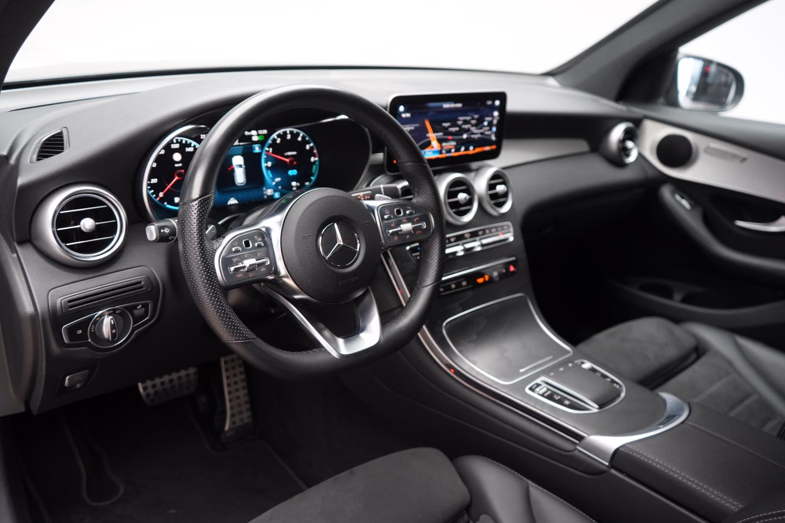 (B-208) Mercedes-Benz GLC 300 de 4Matic AMG Distronic/Kamera/Virtua - Image 8