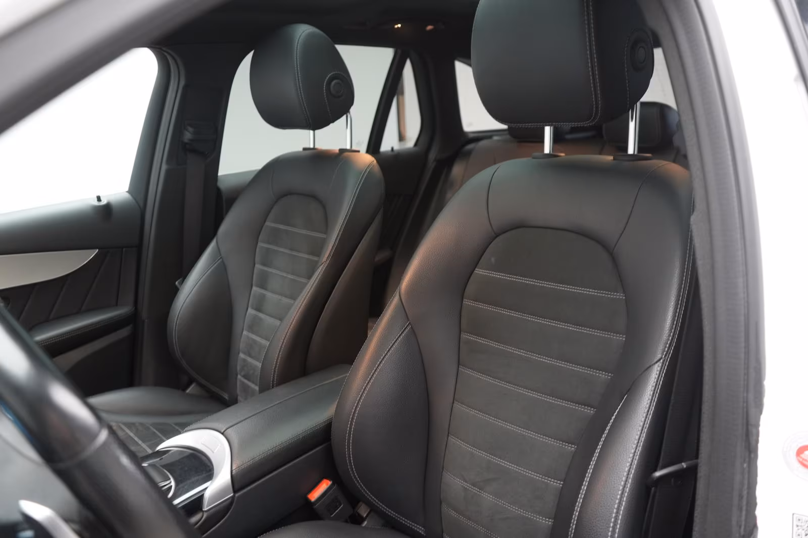 (B-180) Mercedes-Benz(Hybrid) GLC 300 de 4Matic 9G-Tronic Temp/Kamera/Virtu - Image 8