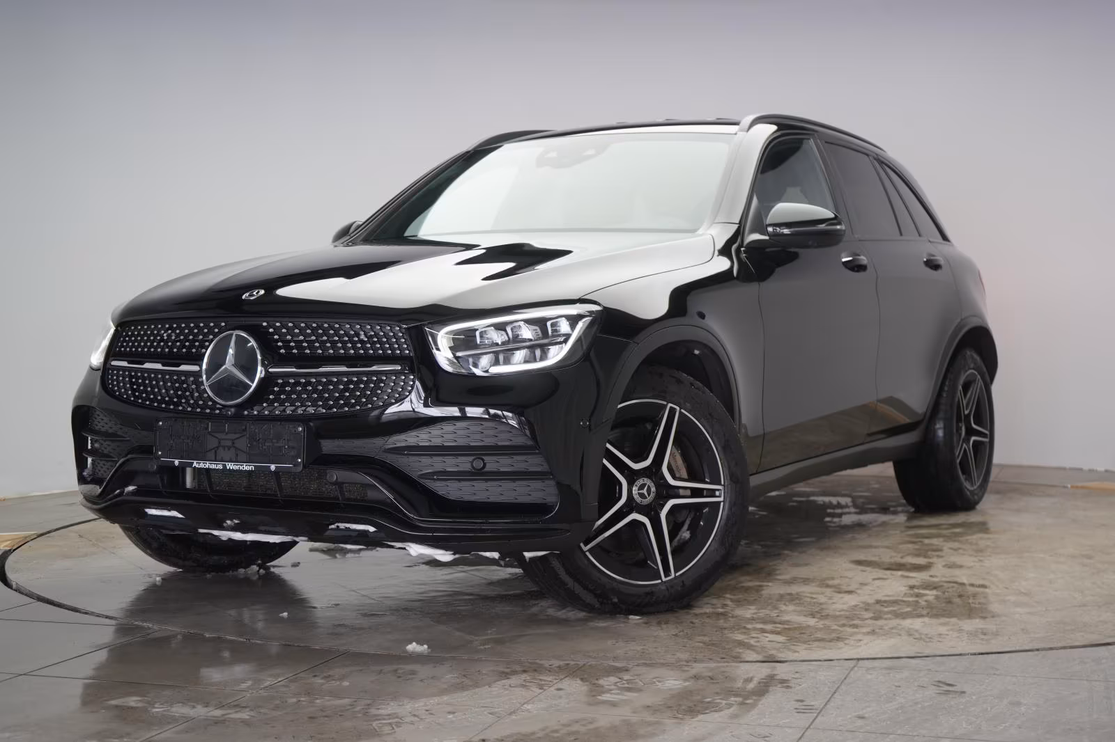 (B-739) Mercedes-Benz GLC 300 d 4Matic 9G-Tronic AMG Distronic/Kam - Image 3