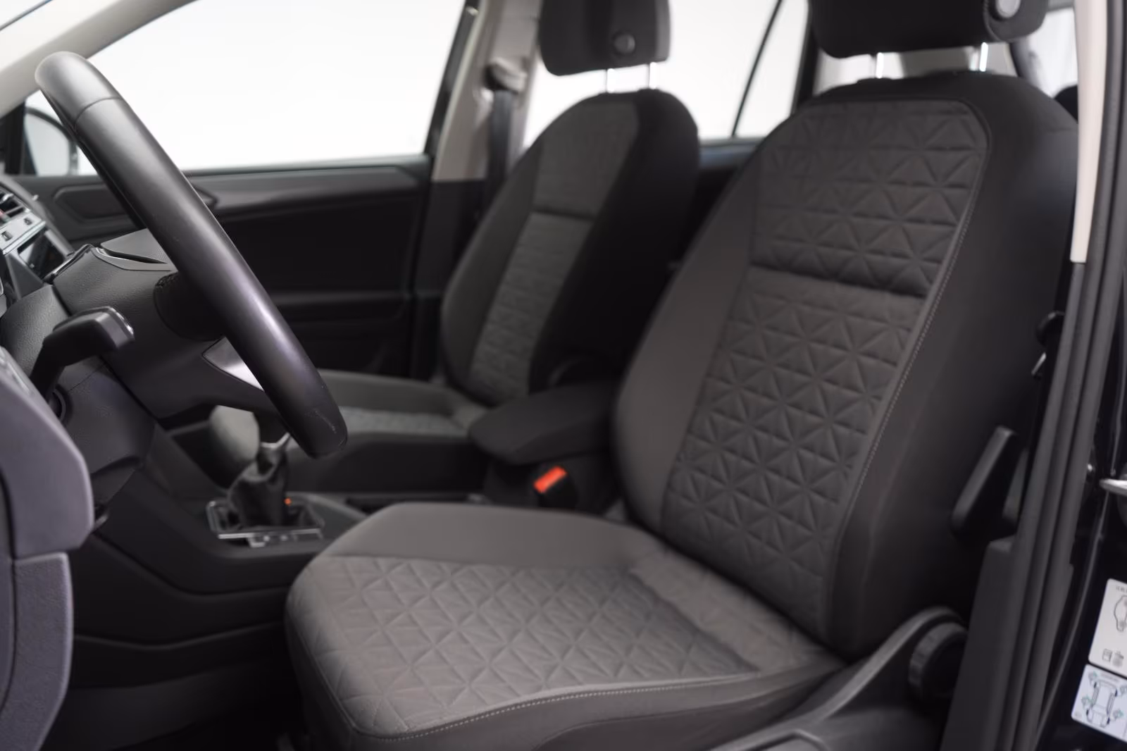 (B-654) Volkswagen Tiguan 1.5 TSI Life ACC/Lane/Appconnect/ - Image 7