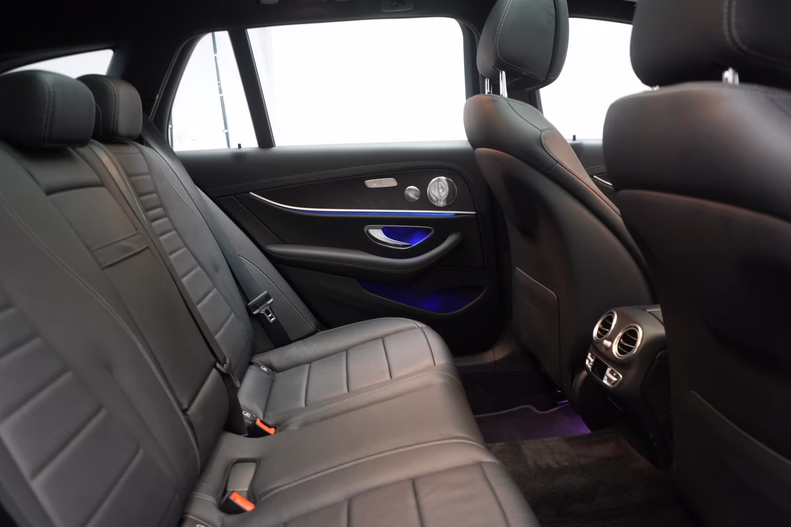 (B-341) Mercedes-Benz(Hybrid) E 300 de 4Matic T 9G-Tronic Avantgarde Leder/Dis - Image 11