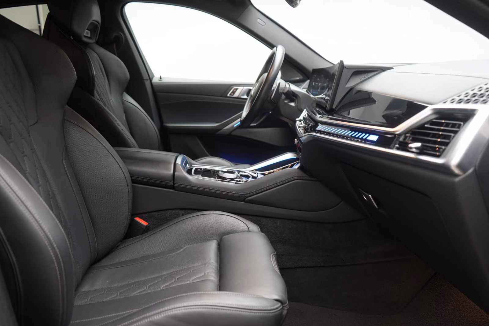 (B-058) BMW X6 M60 i xDrive Leder/HUD/Carbon/H&K/Kamera/AHK/ - Image 8