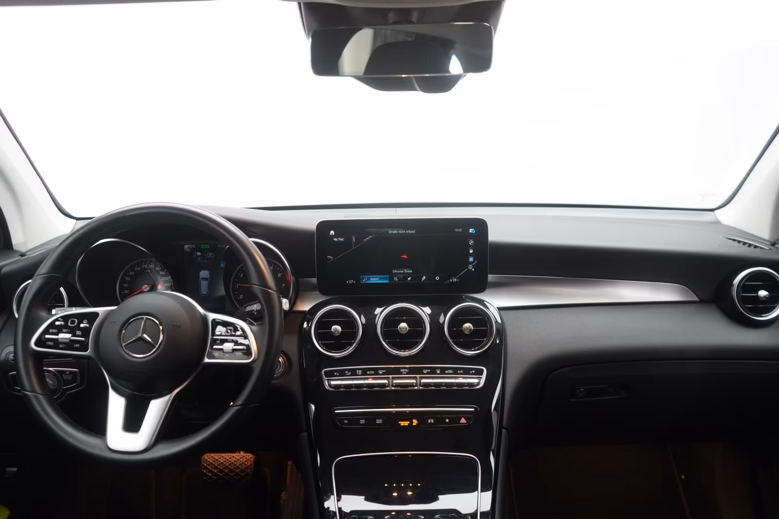 (B-144) Mercedes-Benz(Hybrid) GLC 300 e 4Matic 9G-Tronic AHK/Kamera/HUD/ - Image 15