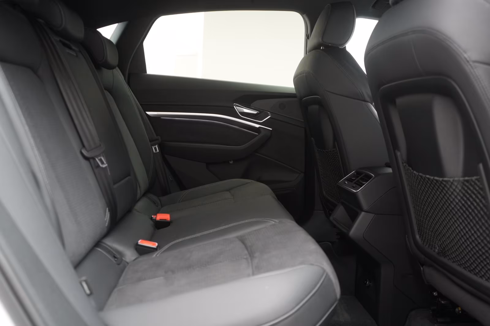(B-581) Audi e-tron Sportback 55 quattro S line Matrix/Kamera - Image 11