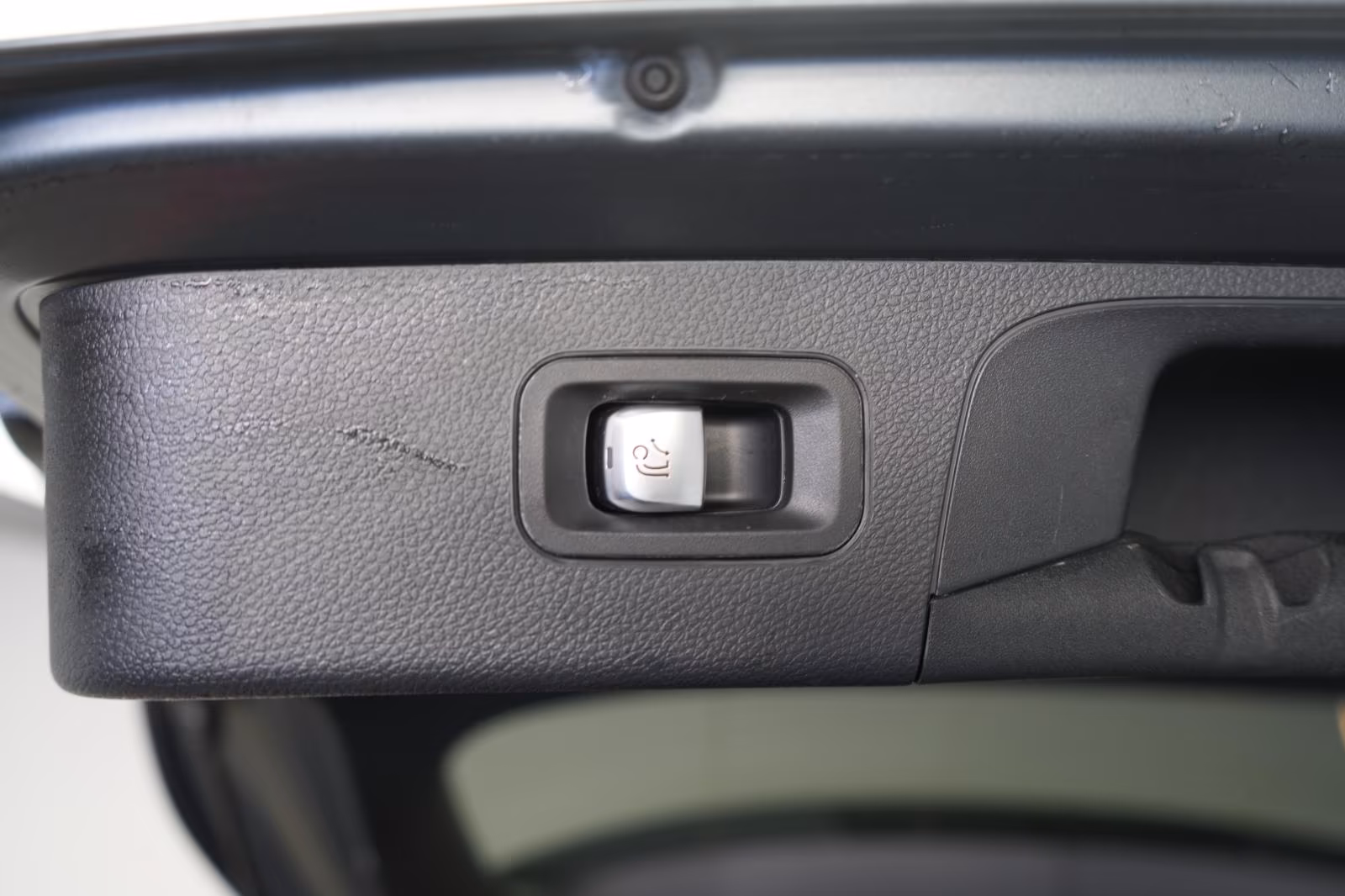 (B-315) Mercedes-Benz(Hybrid) GLC 300 de 4Matic 9G-Tronic AMG Leder/Distro - Image 24