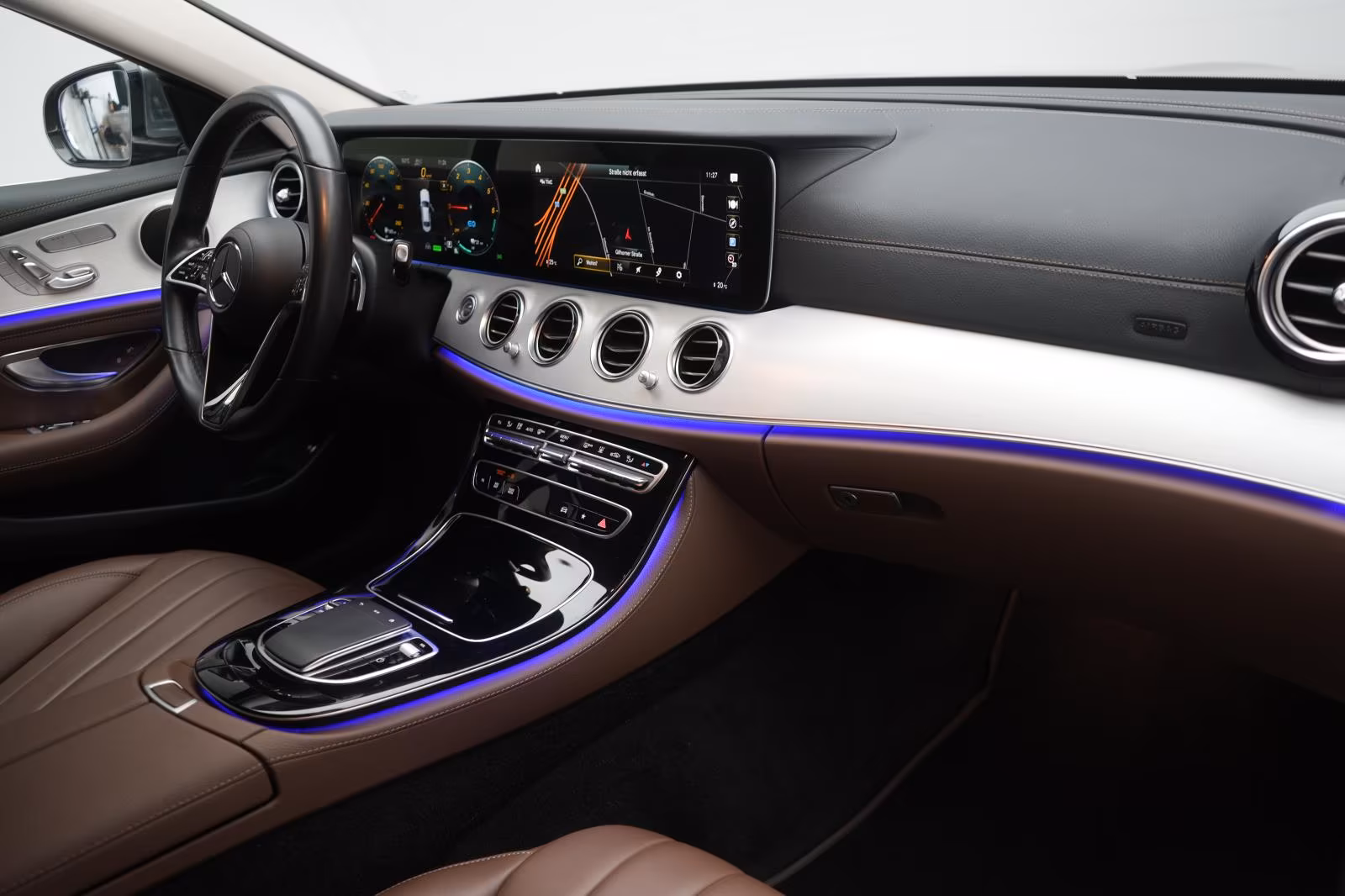 (B-237) Mercedes-Benz(Hybrid) E 300 de 9G-Tronic Leder/Softclose/Distronic/Kam - Image 10