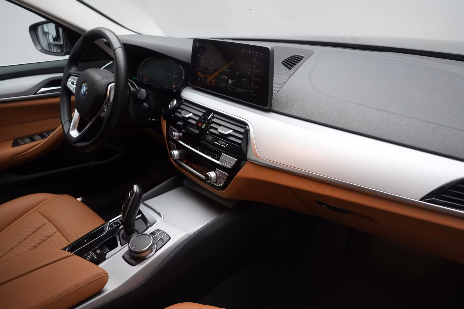 (B-610) BMW 520 i Touring Leder/ACC/Kamera/HUD/Carplay - Image 10