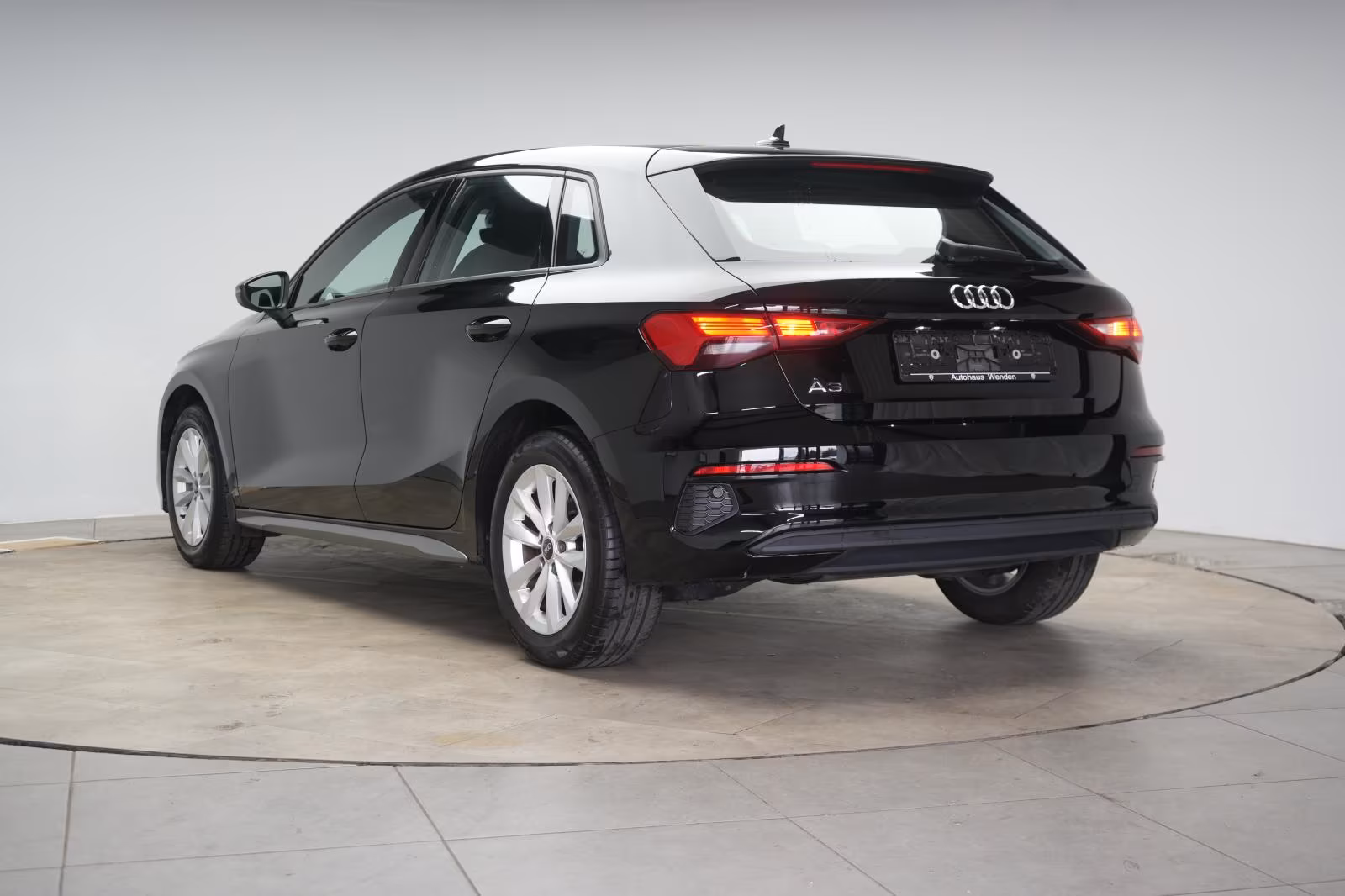 (B-601) Audi A3 35 TFSI Sportback ACC/Kamera/Virtual/Lane/ - Image 4