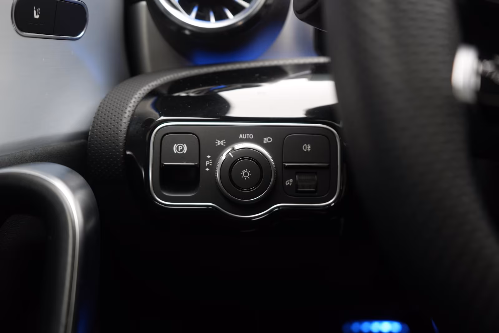 (B-531) Mercedes-Benz CLA 200 Shooting Brake 7G-DCT AMG Distronic/ - Image 18