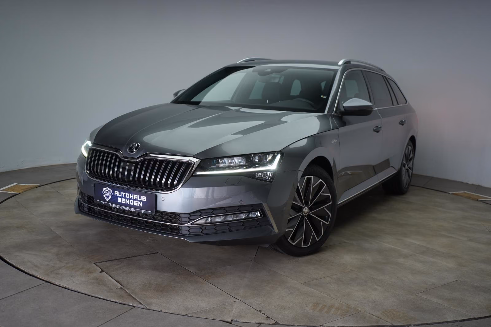 (B-097) Skoda Superb L&K 2.0 TDI DSG Leder/ACC/Kamera/AHK/Stan - Image 3