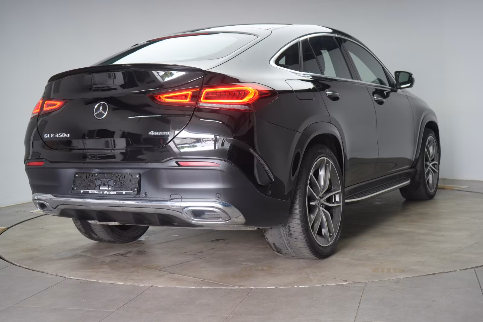 (B-329) Mercedes-Benz(Hybrid) GLE 350 de 4Matic AMG Leder/Burmester/Softclo - Image 5