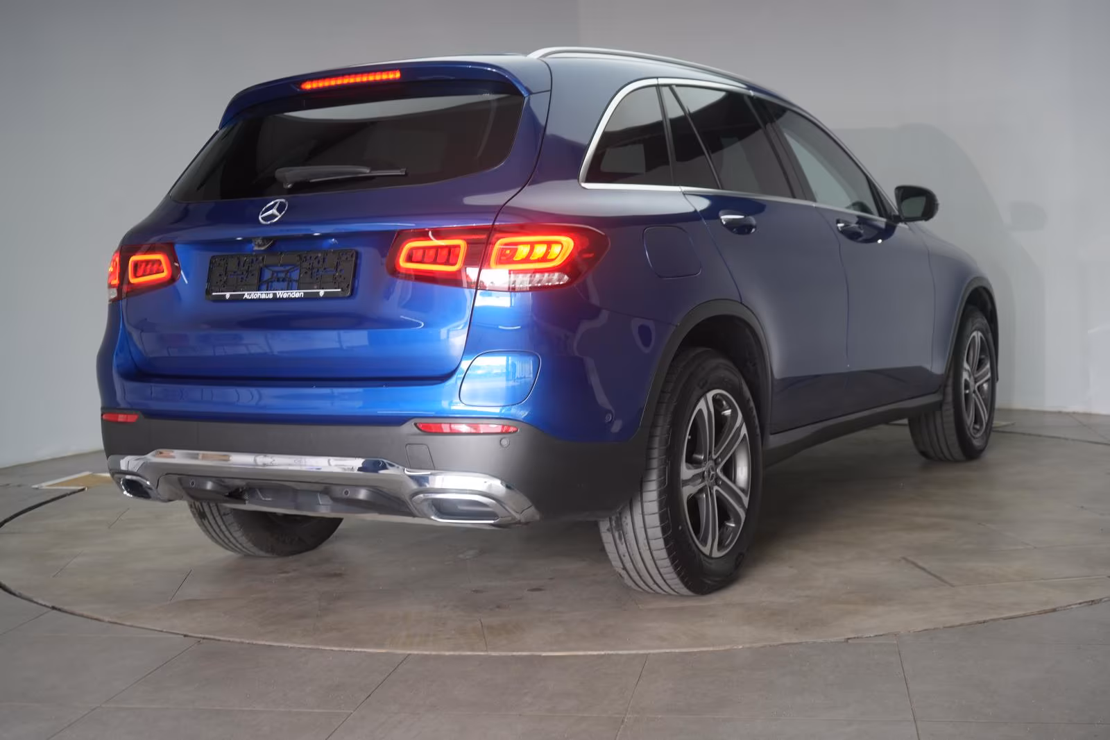 (B-144) Mercedes-Benz(Hybrid) GLC 300 e 4Matic 9G-Tronic AHK/Kamera/HUD/ - Image 5