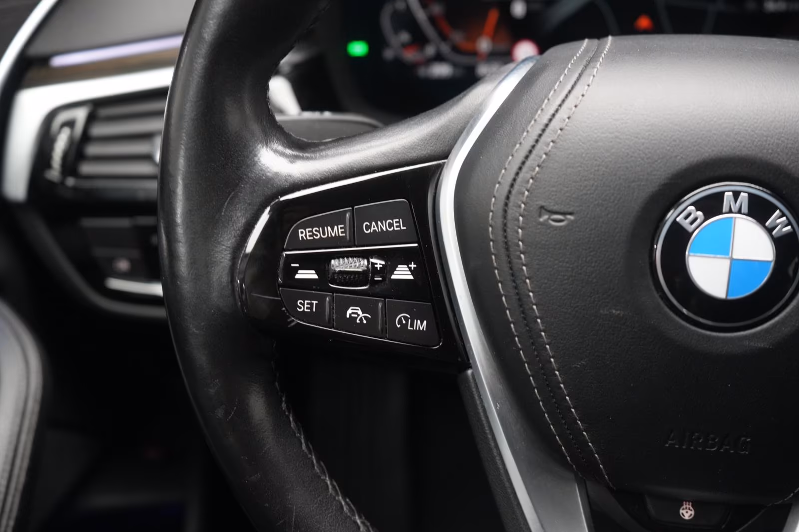 (B-568) BMW 520 i Luxury Line - Image 17