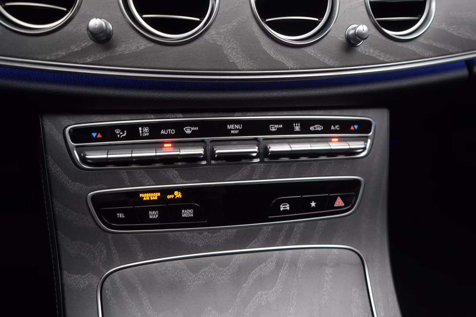 (B-567) Mercedes-Benz(Hybrid) E 300 de 9G-Tronic Avantgarde - Image 16