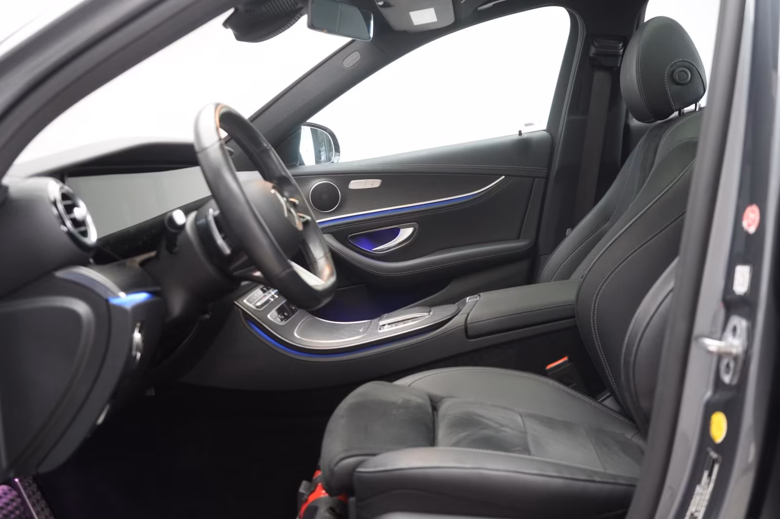 (B-575) Mercedes-Benz(Hybrid) E 300 de 4Matic 9G-Tronic AMG Distronic/Kamera/P - Image 6