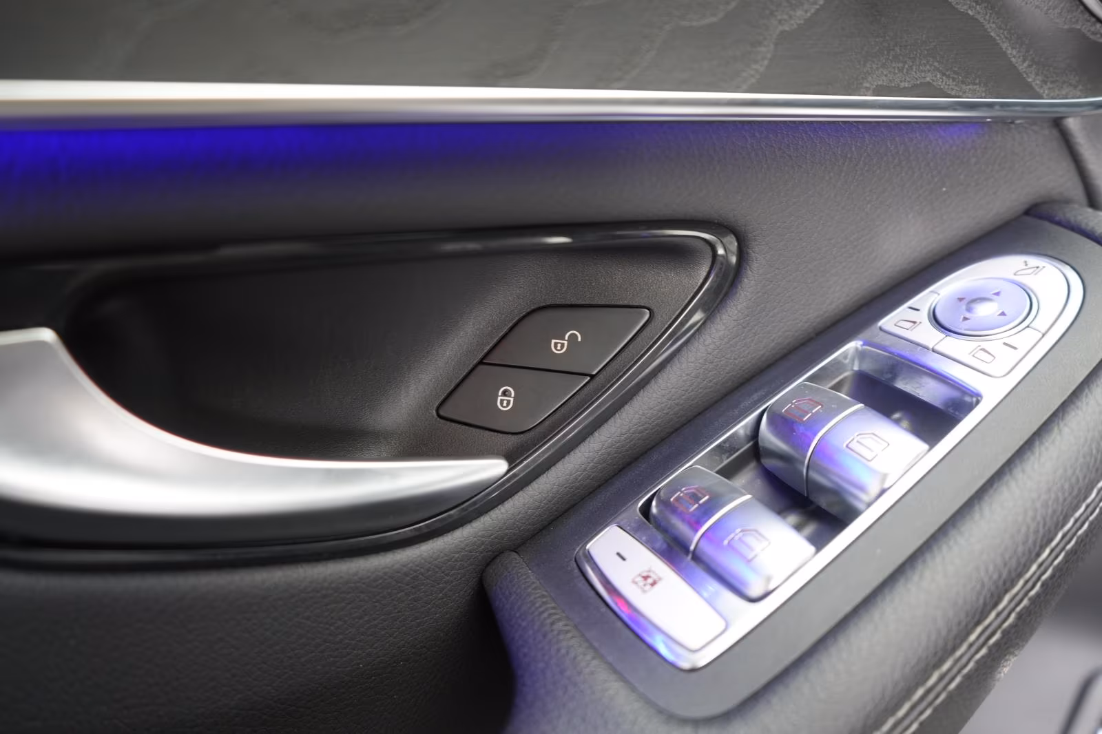(B-284) Mercedes-Benz GLC 300 4Matic AMG Temp/Kamera/Virtual/Pano/AHK/ - Image 13