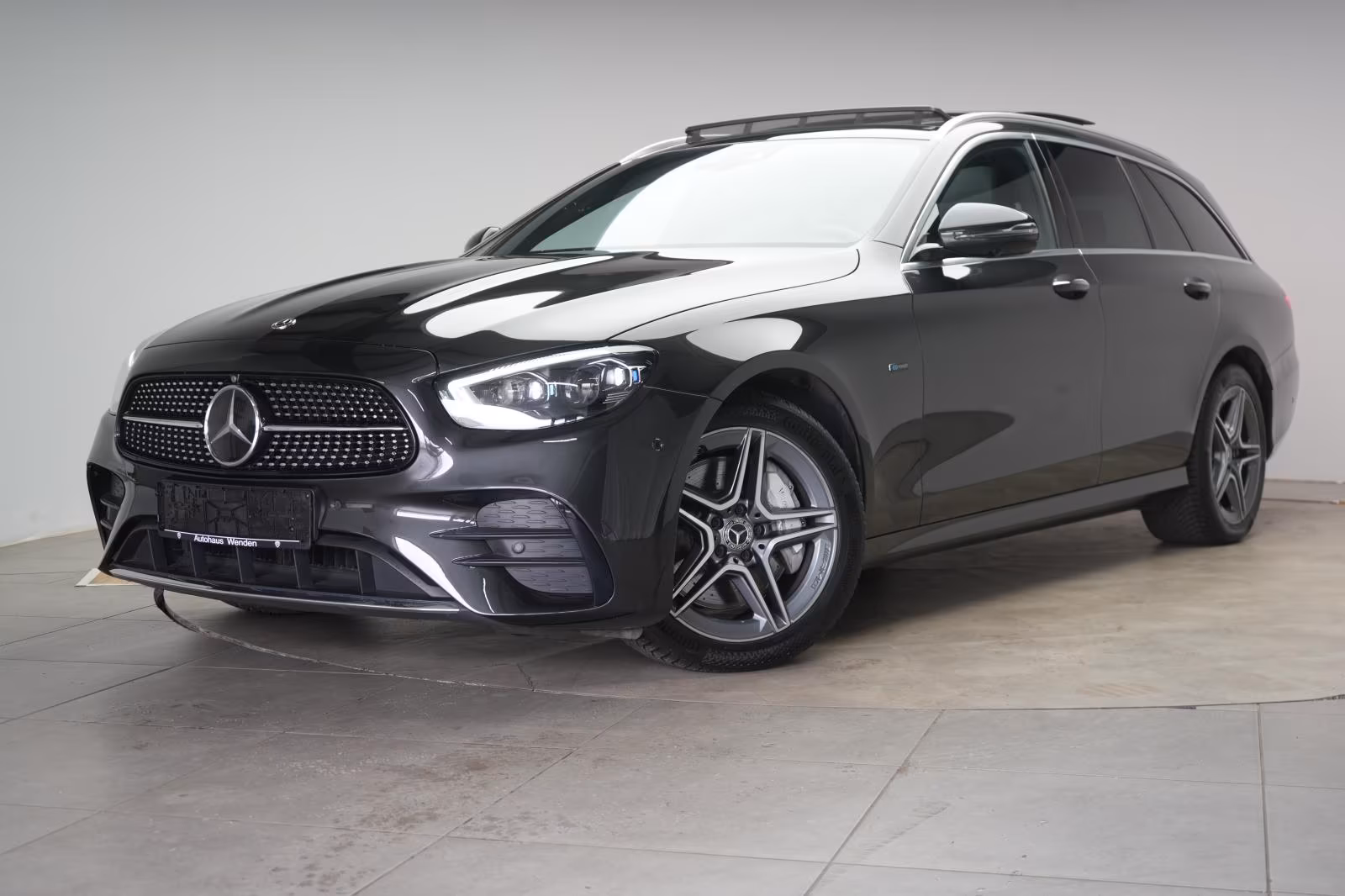 (B-481) Mercedes-Benz(Hybrid) E 300 de T 9G-Tronic AMG Distronic/Kamera/Bur - Image 3