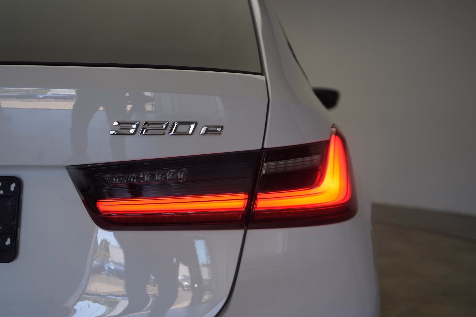 (B-320) BMW(Hybrid) 320 e Touring M Sport ACC/Kamera/H&K/Wide/Lane/S - Image 22