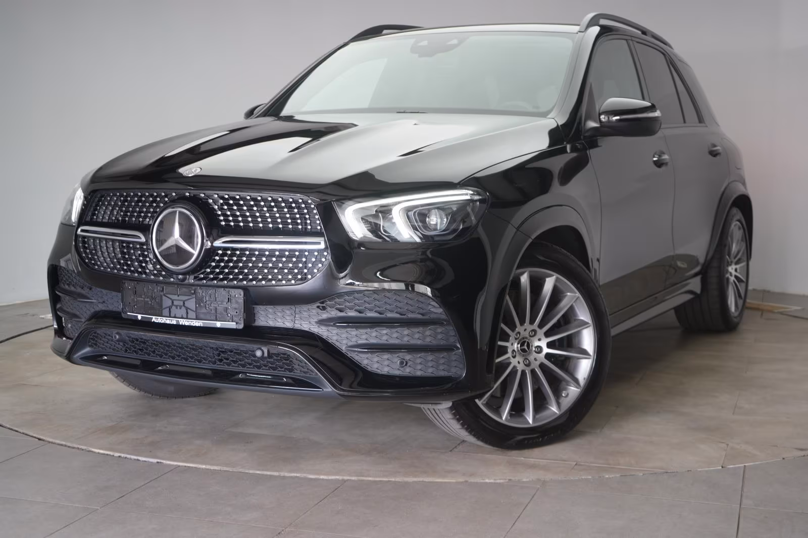 (B-137) Mercedes-Benz(Hybrid) GLE 350 de 4Matic 9G-Tronic AMG Distronic/Kam - Image 3