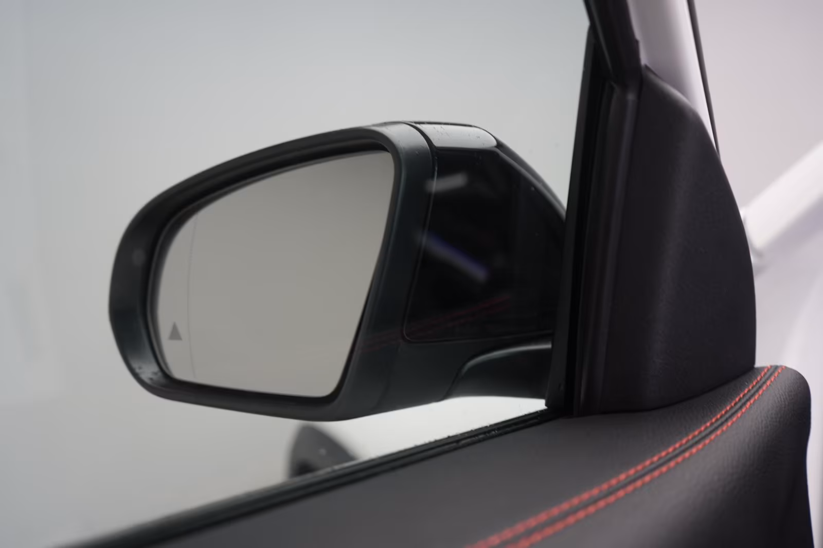 (B-708)  Mercedes-Benz GLB 220 d 4Matic 8G-DCT AMG Line Advanced - Image 16