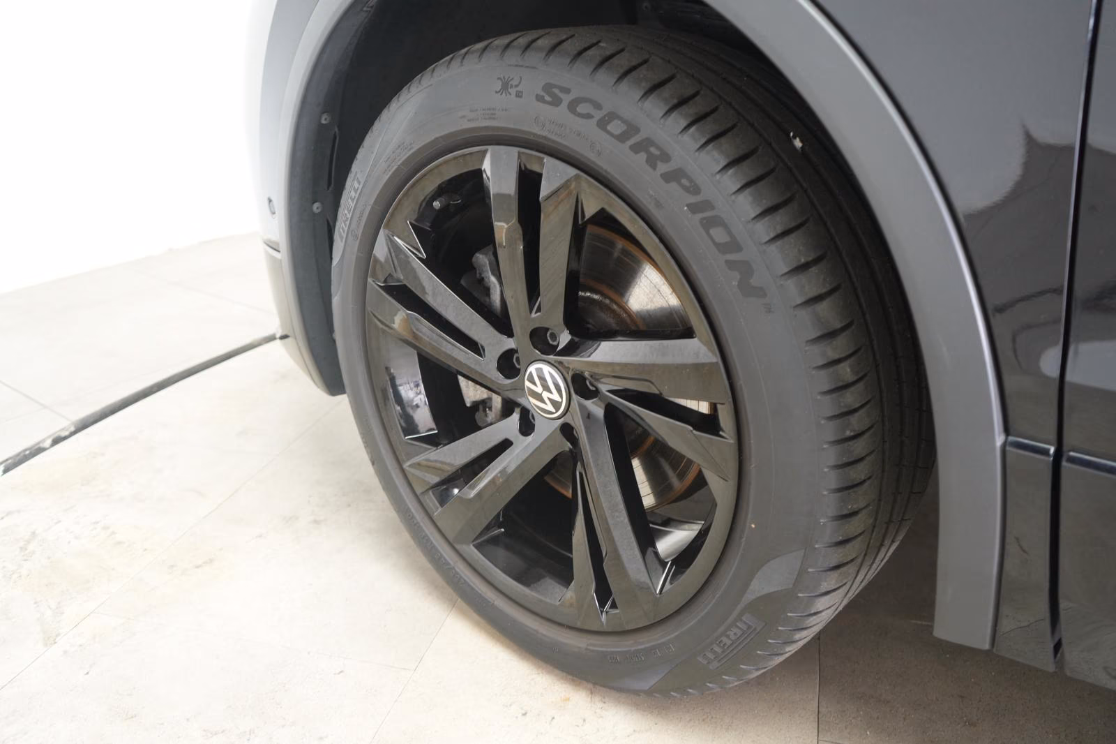 (B-606) Volkswagen Tiguan 2.0 TDI 4MOTION R-Line AHK/ACC/Kamera - Image 22