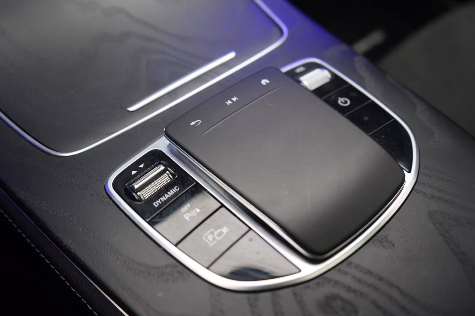 (B-355) Mercedes-Benz(Hybrid) E 300 de 9G-Tronic AMG Distronic/Kamera/Pano/L - Image 18