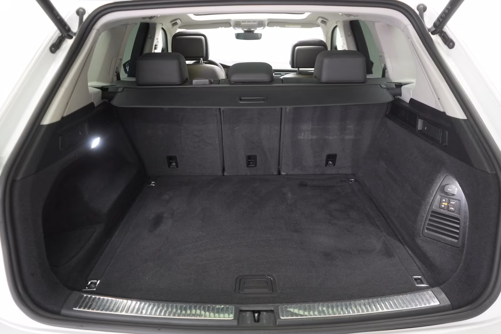 (B-385) Volkswagen Touareg 3.0 V6 TDI 4Motion R line Leder/ACC/Kame - Image 29