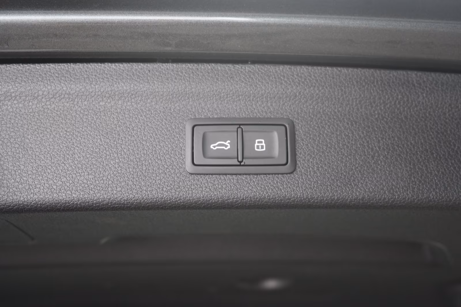 (B-291) Audi Q3 35 TDI S tronic S line Temp/Virtual/Pano/Lane - Image 25