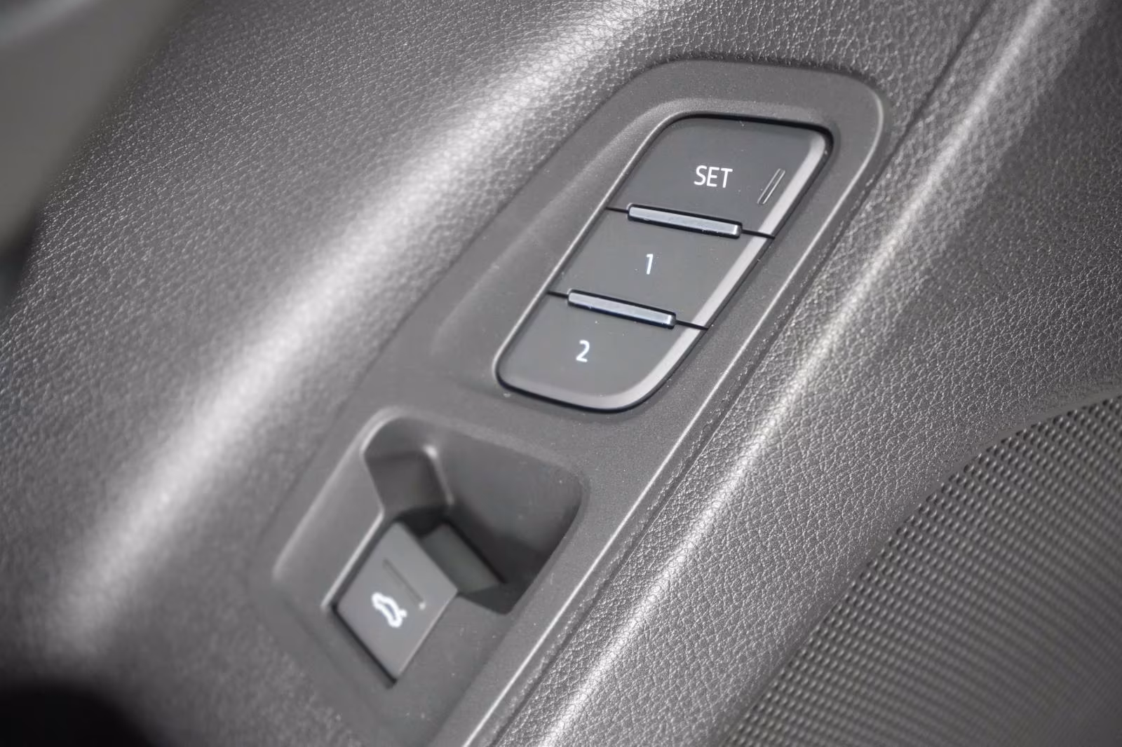 (B-291) Audi Q3 35 TDI S tronic S line Temp/Virtual/Pano/Lane - Image 19