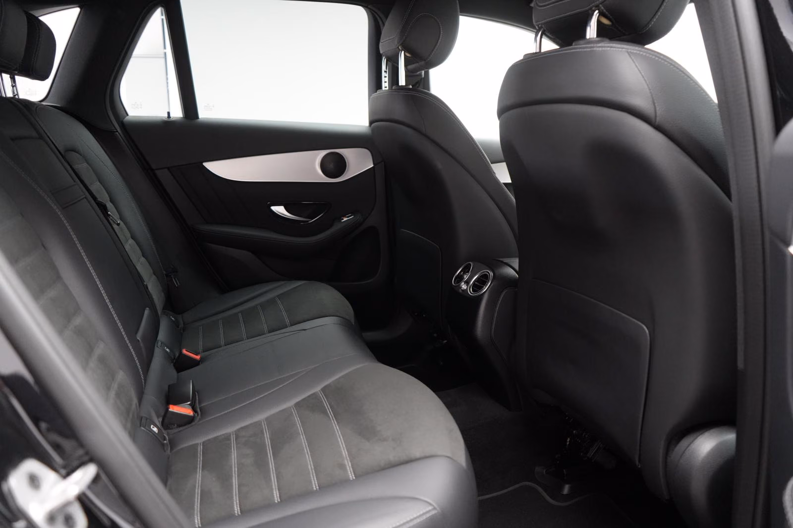 (B-208) Mercedes-Benz GLC 300 de 4Matic AMG Distronic/Kamera/Virtua - Image 11