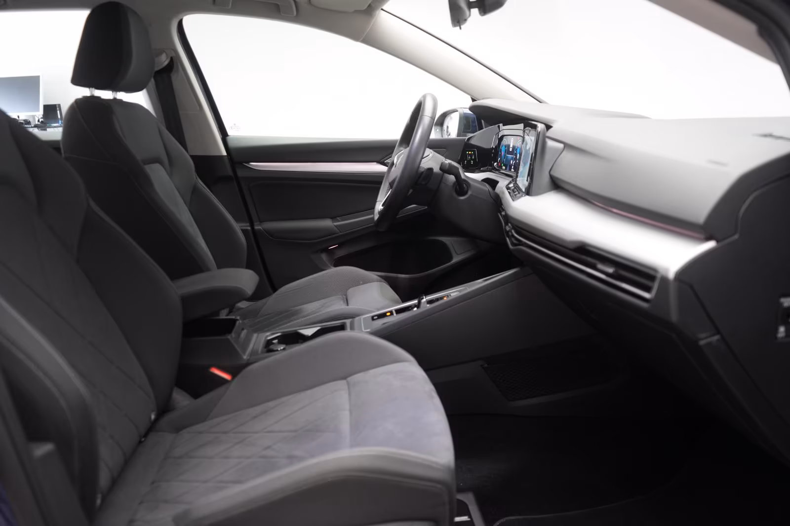 (B-323) Volkswagen Golf 1.5 eTSI DSG Life ACC/Kamera/Virtual/Lane/S - Image 9