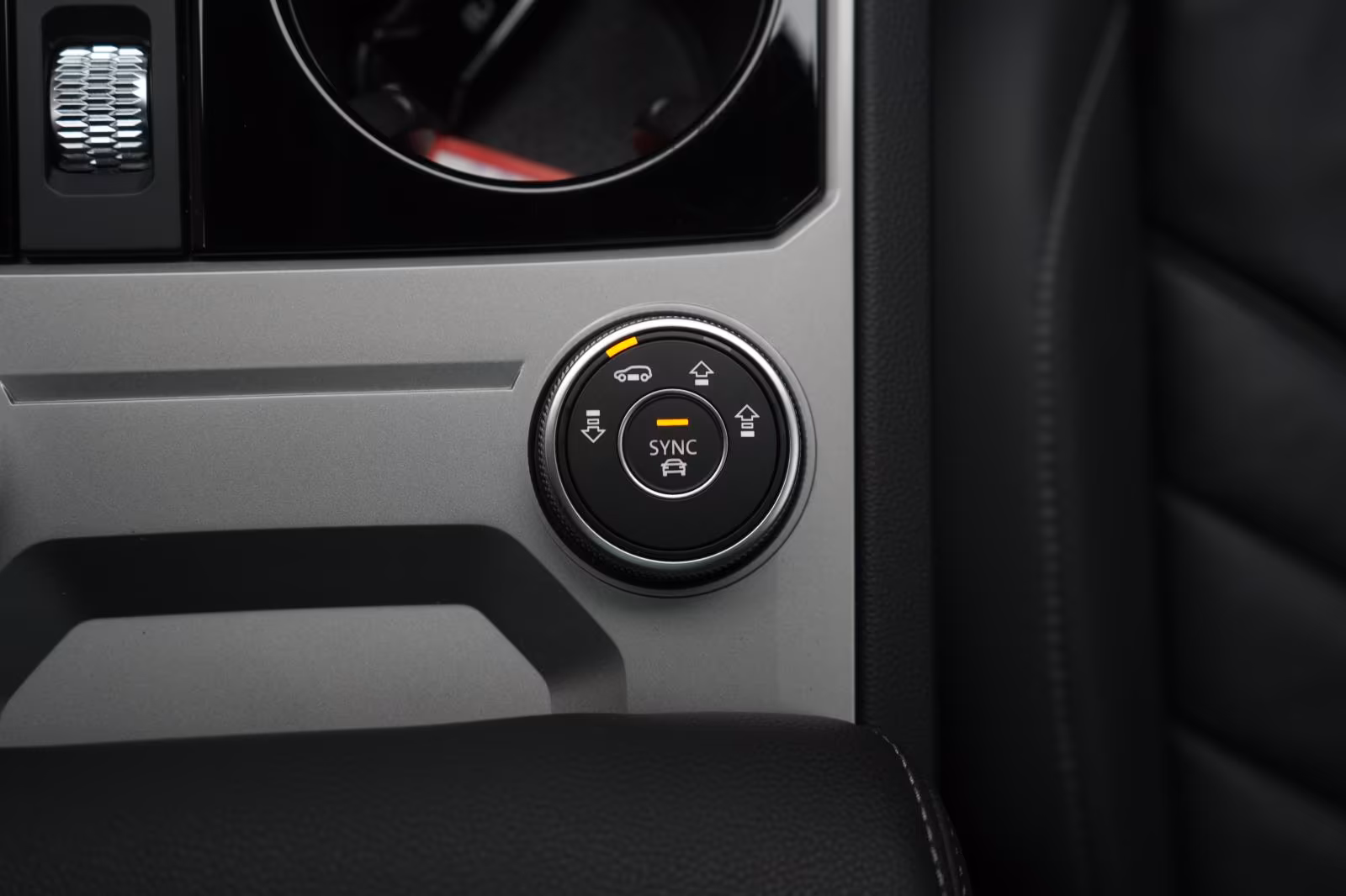 (B-334) Volkswagen(Hybrid) Touareg 3.0 V6 e-Hybrid 4Motion R line Leder/ACC - Image 18