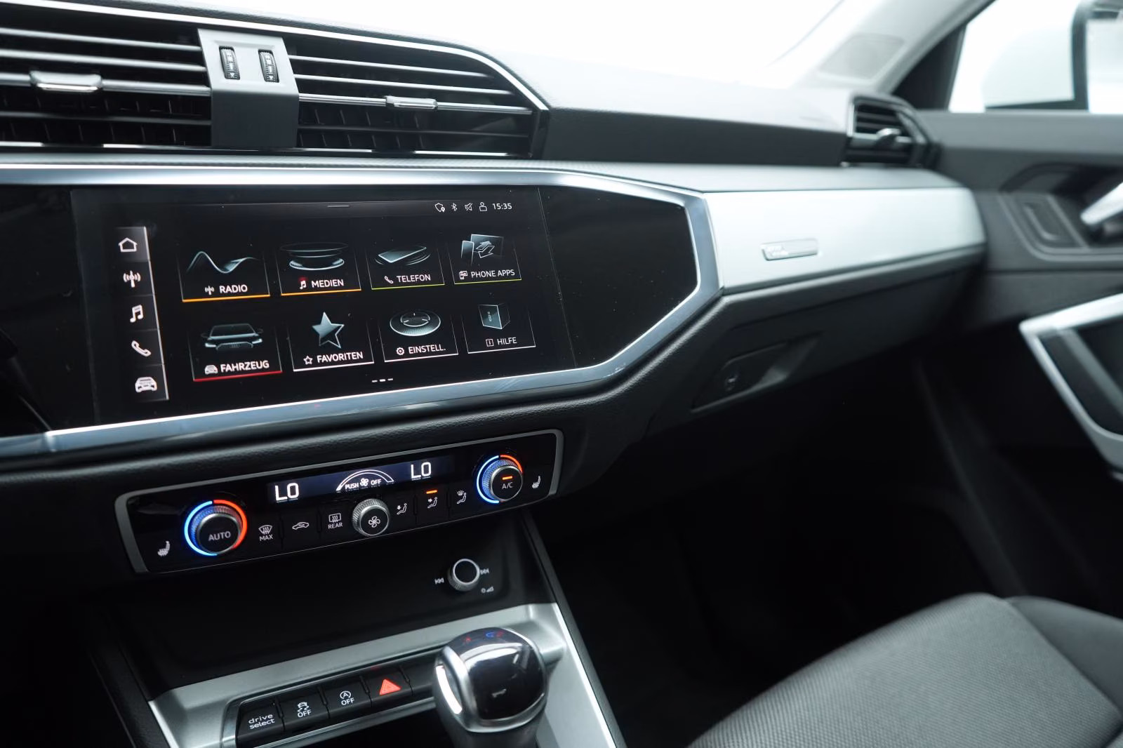 (B-645) Audi Q3 35 TFSI S tronic advanced CarPlay/Temp/Virtua - Image 16