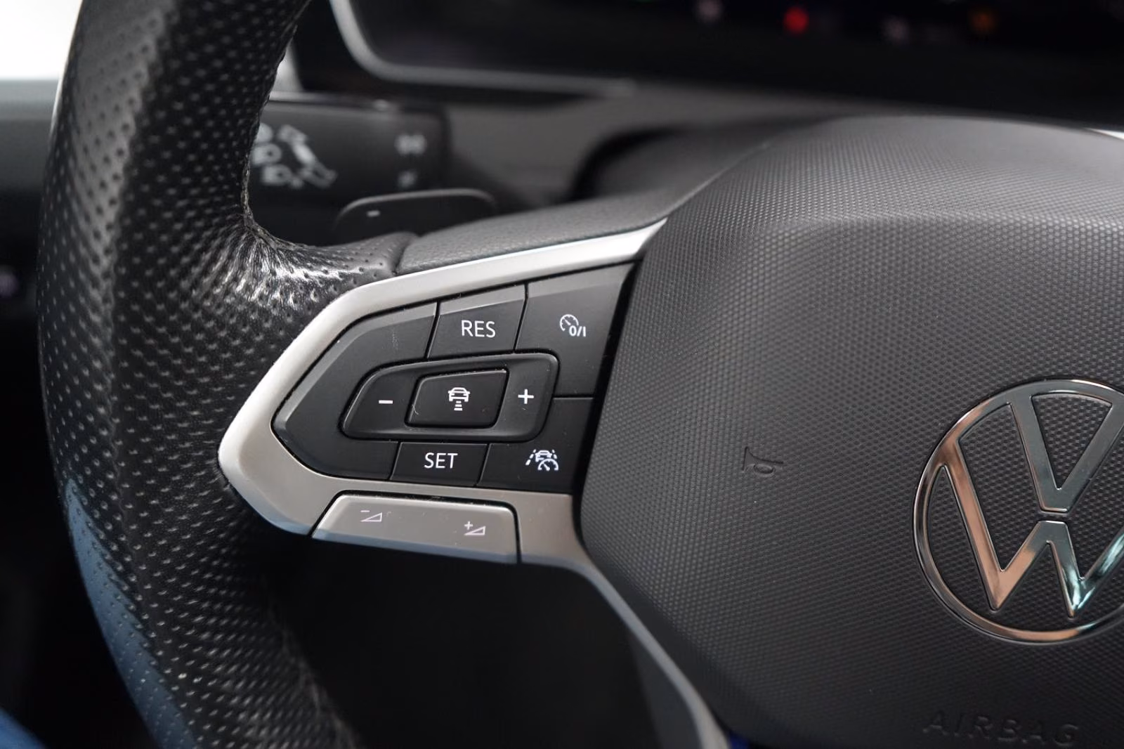 (B-639) Volkswagen(Hybrid) Passat 1.4 TSI Plug-In-Hybrid DSG GTE ACC/Kamera - Image 14