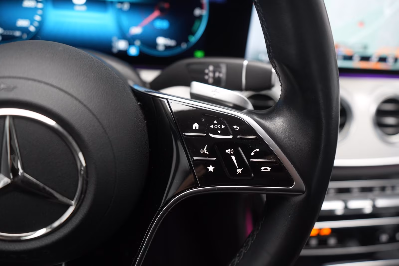 (B-501) Mercedes-Benz(Hybrid) E 300 de 9G-Tronic Avantgarde Distronic/Kamera/ - Image 14