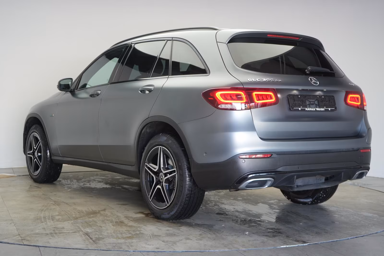 (B-315) Mercedes-Benz(Hybrid) GLC 300 de 4Matic 9G-Tronic AMG Leder/Distro - Image 4